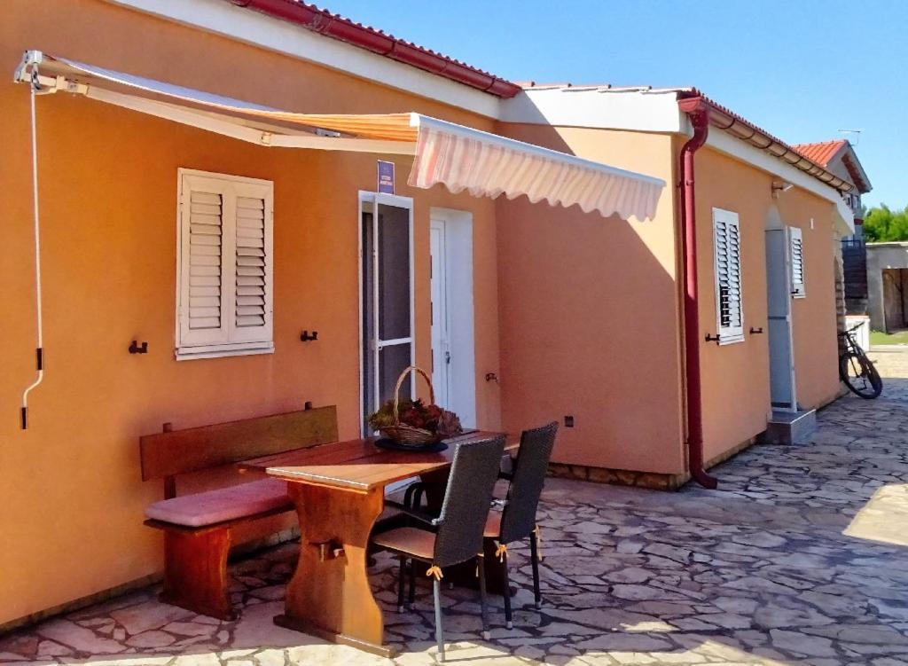 Studio Apartman I Mali Apartman 维尔 外观 照片